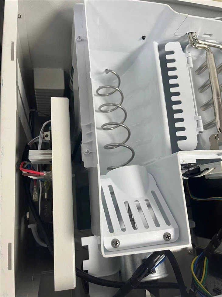 top side of the iced coffee machine